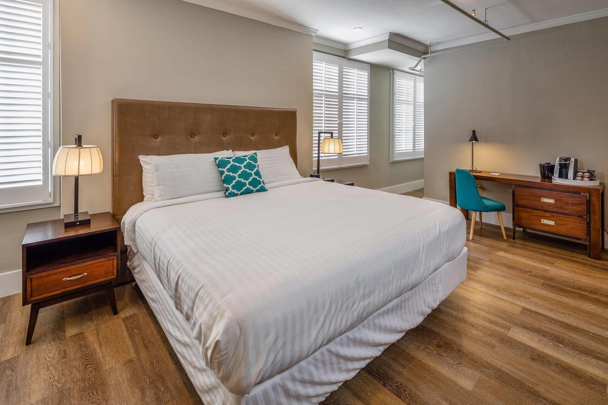 Hotel Petaluma, Ascend Hotel Collection Bagian luar foto